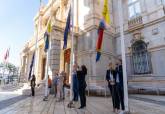 Izado de la bandera del Orgullo Lésbico en el Palacio Consistorial