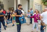 Reparto de agua en los colegios electorales para mitigar el calor