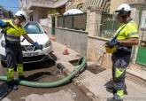 Limpieza de imbornales en Barrio de Isaac Peral por Hidrogea.