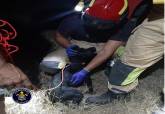 Bomberos rescatan un perro de un poxo en Galifa