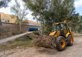 Labores de limpieza de los servicios municipales para prevenir inundaciones en caso de fuertes lluvias