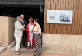 La alcaldesa Noelia Arroyo recibió a la coordinadora de la guía Lucrezia Ungaro en el Foro Romano de Cartagena
