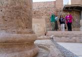 La alcaldesa de Cartagena y la consejera de Cultura han visitado la excavacin del prtico del Teatro Romano de Cartagena