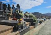 Visita a los cementerios municipales en el Día de Todos los Santos