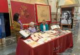 Entrega de los últimos documentos del legado de María Teresa Cervantes al Archivo Municipal