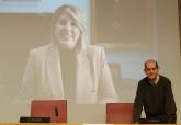 Momento de la intervención de la alcaldesa de Cartagena en el congreso y Francisco Javier Díez de Revenga