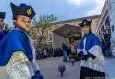 Los marrajos entonan su última Salve en la procesión de la Vera Cruz