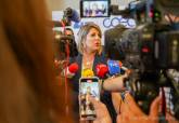 La alcaldesa anuncia reducciones fiscales extraordinarias para las empresas de Defensa