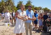 Suelta de ejemplares de tortuga boba en la playa de Isla Plana