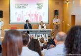 La alcaldesa asiste a la asamblea general de AJE Cartagena