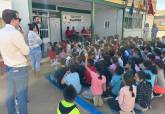 Visita de jugadores y cuerpo técnico del Jimbee Cartagena al CEIP La Aljorra