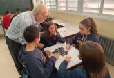 El Programa ADE de la Concejala de Deportes y la Federacin de Domin de la Regin de Murcia contina con el acercamiento del juego del domin a los centros educativos