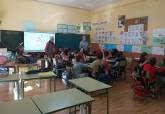 El Programa ADE de la Concejala de Deportes y la Federacin de Domin de la Regin de Murcia contina con el acercamiento del juego del domin a los centros educativos