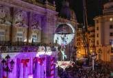 Iluminacin de la Navidad en Cartagena con espectculo areo de Peter Pan