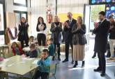 Visita de la alcaldesa y el consejero de Educacin a la Casa del Nio