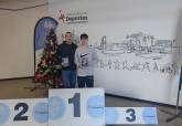 Los ganadores de la San Silvestre recogen sus trofeos