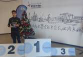 Los ganadores de la San Silvestre recogen sus trofeos