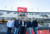 Visita a la instalacin del nuevo videomarcador del Estadio Municipal Cartagonova