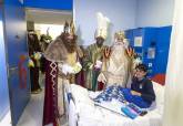 Los Reyes Magos visitan el Hospital Santa Luca
