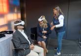 Beatriz Snchez del lamo y Rafael Sabio en la presentacin de nuevas gafas de realidad virtual del museo ARQVA.