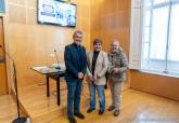 Los ganadores del concurso por comprar en los mercadillos de Cartagena reciben sus premios