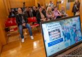 Los ganadores del concurso por comprar en los mercadillos de Cartagena reciben sus premios