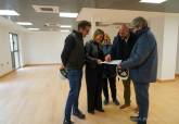 Visita de la alcaldesa a las obras del antiguo Hotel Peninsular en la calle Cuatro Santos