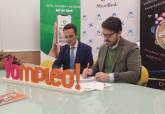 Firma del convenio de la ADLE y MicroBank