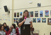 Beatriz Berrocal, finalista del Premio Hache 2025, conversa con alumnos del colegio Narval