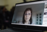Beatriz Berrocal, finalista del Premio Hache 2025, conversa con alumnos del colegio Narval