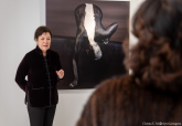 Cecilia Paredes realiza una visita guiada a su exposicin 'Un jardn lejano'