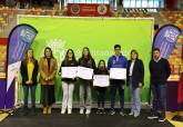Entrega de becas deportistas de alto inters municipal.