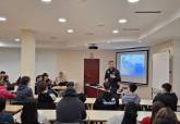 Alumnos del IES Isaac Peral e ISEN aprenden seguridad como 'Futuros Conductores' con la ESPAC