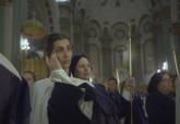 Fotograma de 'Una madrugada a hombros', documental dirigido por Enrique Selma sobre la Noche del Encuentro que la Cofrada Marraja protagoniza en la Semana Santa de Cartagena.