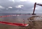 El Ayuntamiento recupera del mar mil toneladas de arena para regenerar Los Nietos y La Gola 