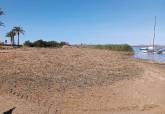 El Ayuntamiento recupera del mar mil toneladas de arena para regenerar Los Nietos y La Gola 
