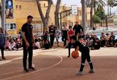 Jornada de baloncesto en Salesianos con jugadores del Odilo CB Cartagena con el programa ADE