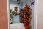 El Callejón de la Soledad luce una ornamentación floral especial con motivo de la Semana Santa