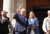 Recepcin de autoridades y falleros en el Palacio Consistorial