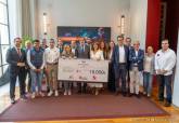Los organizadores de la 10K Puerto de Cartagena entregan a la Asociacin del Cncer de Mama un cheque por valor de 18.000 euros