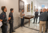 Visita de agentes de Polica Local al Palacio Consistorial 