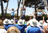 Jornada de convivencia de mayores en el Campamento de Critas en Los Urrutias