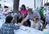 Jornada de convivencia de mayores en el Campamento de Critas en Los Urrutias