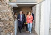 Noelia Arroyo con el CEO de Veolia, Daniel Tugues, en el Teatro Romano