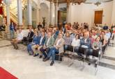 El Ayuntamiento reconoce el trabajo de medio centenar de empleados pblicos jubilados
