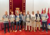 El Ayuntamiento reconoce el trabajo de medio centenar de empleados pblicos jubilados