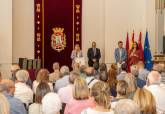 El Ayuntamiento reconoce el trabajo de medio centenar de empleados pblicos jubilados
