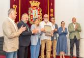 El Ayuntamiento reconoce el trabajo de medio centenar de empleados pblicos jubilados