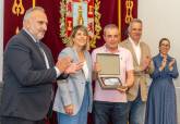 El Ayuntamiento reconoce el trabajo de medio centenar de empleados pblicos jubilados