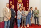 El Ayuntamiento reconoce el trabajo de medio centenar de empleados pblicos jubilados